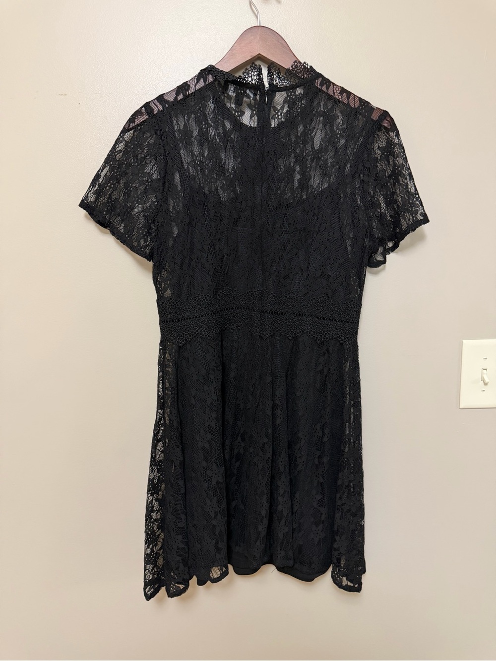 Lulu's Floral Lace Dress - Picture 3 of 6